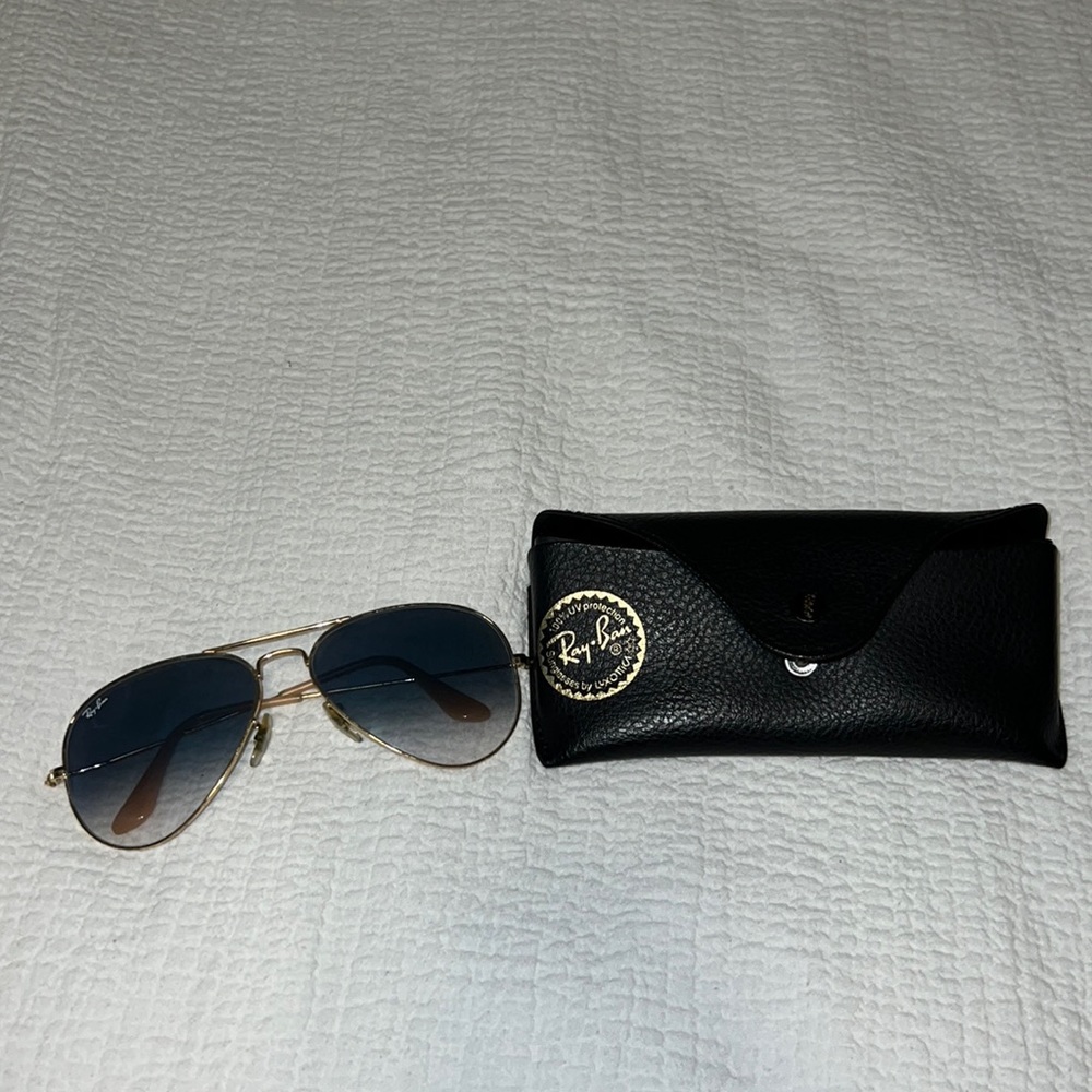 Light blue women’s ray bans aviators